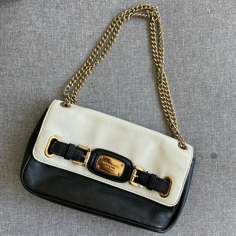 Michael Kors Crossbody Bag w/ Gold Chain